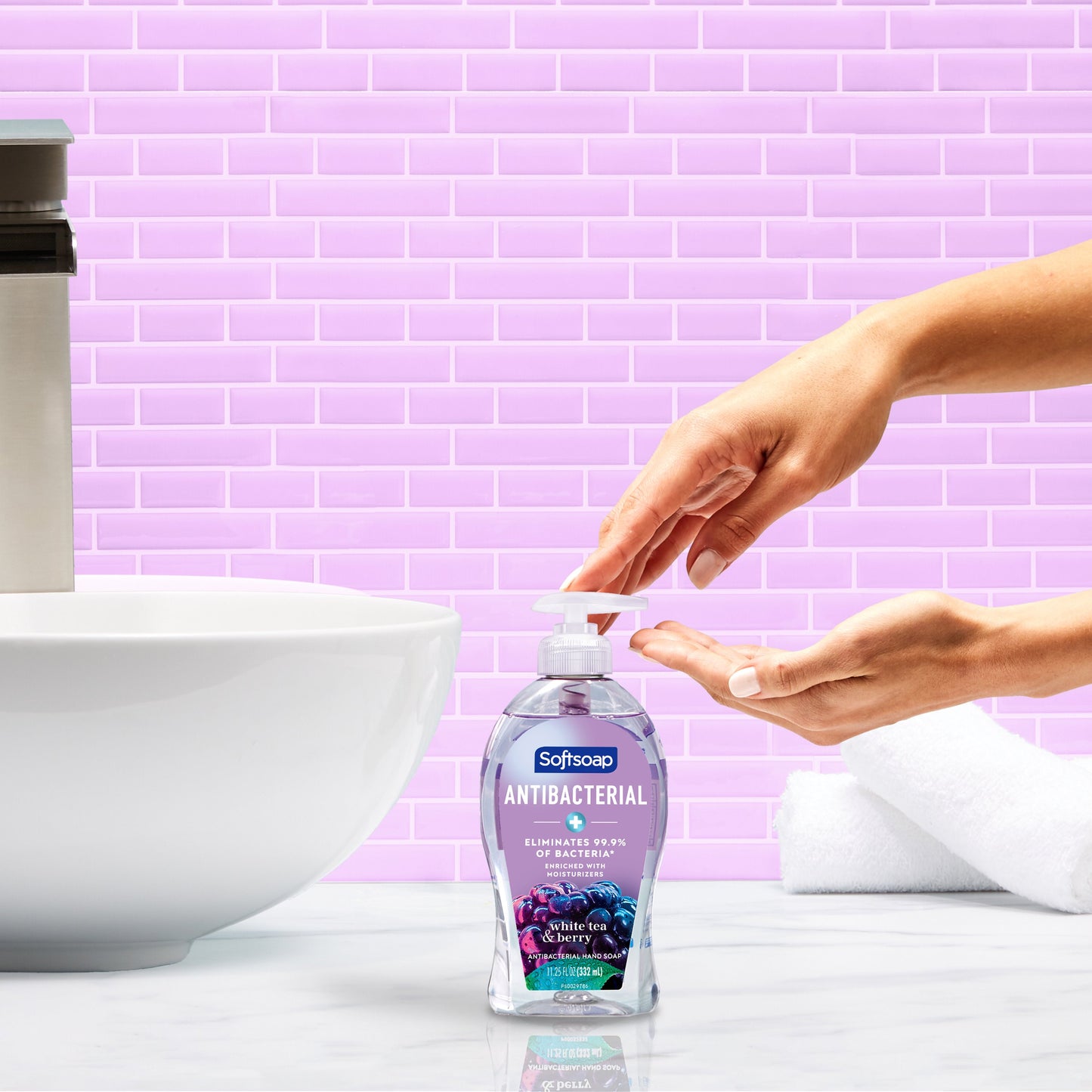 Softsoap Antibacterial Liquid Hand Soap - White Tea & Berry