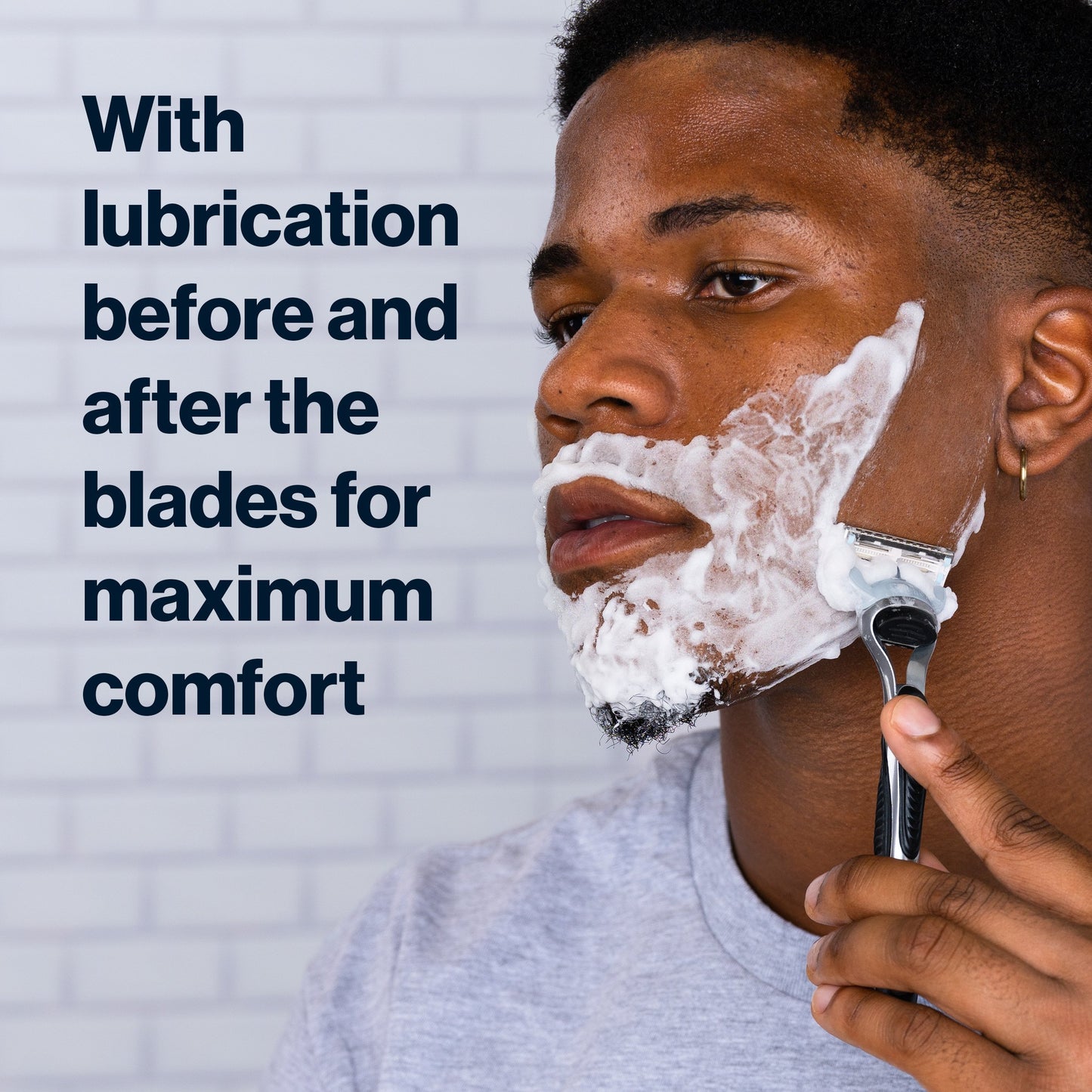 Gillette SkinGuard Razor + 2 Blade Refills
