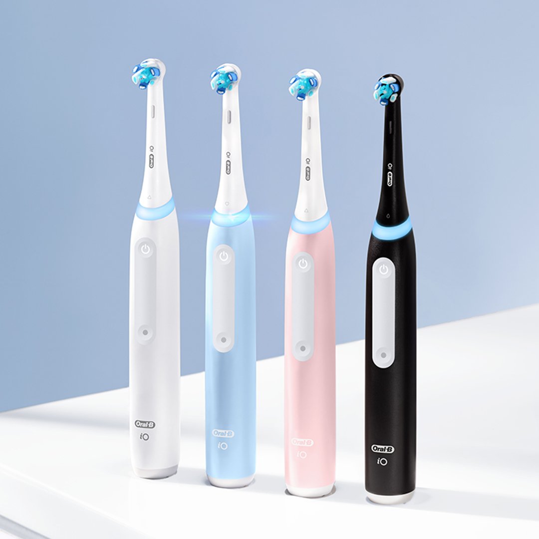 Oral-B iO Series 3 Rechargeable Toothbrush - Black